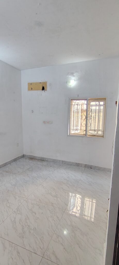 2 bedroom flat Apartment