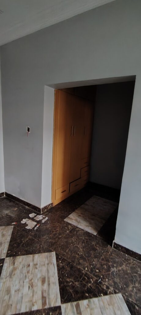 2 bedroom flat Apartment